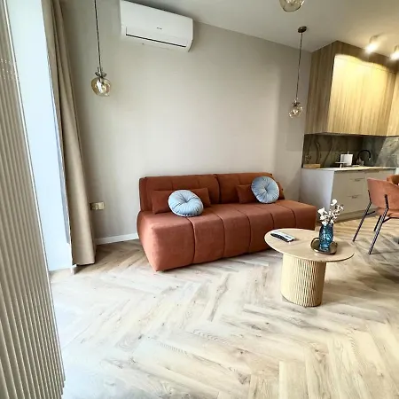 New Flat In Modern Building アパート