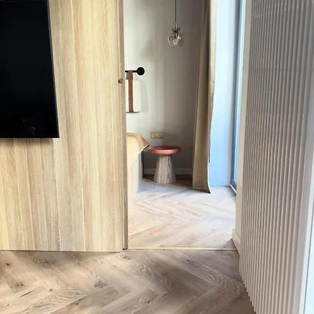 New Flat In Modern Building アパート